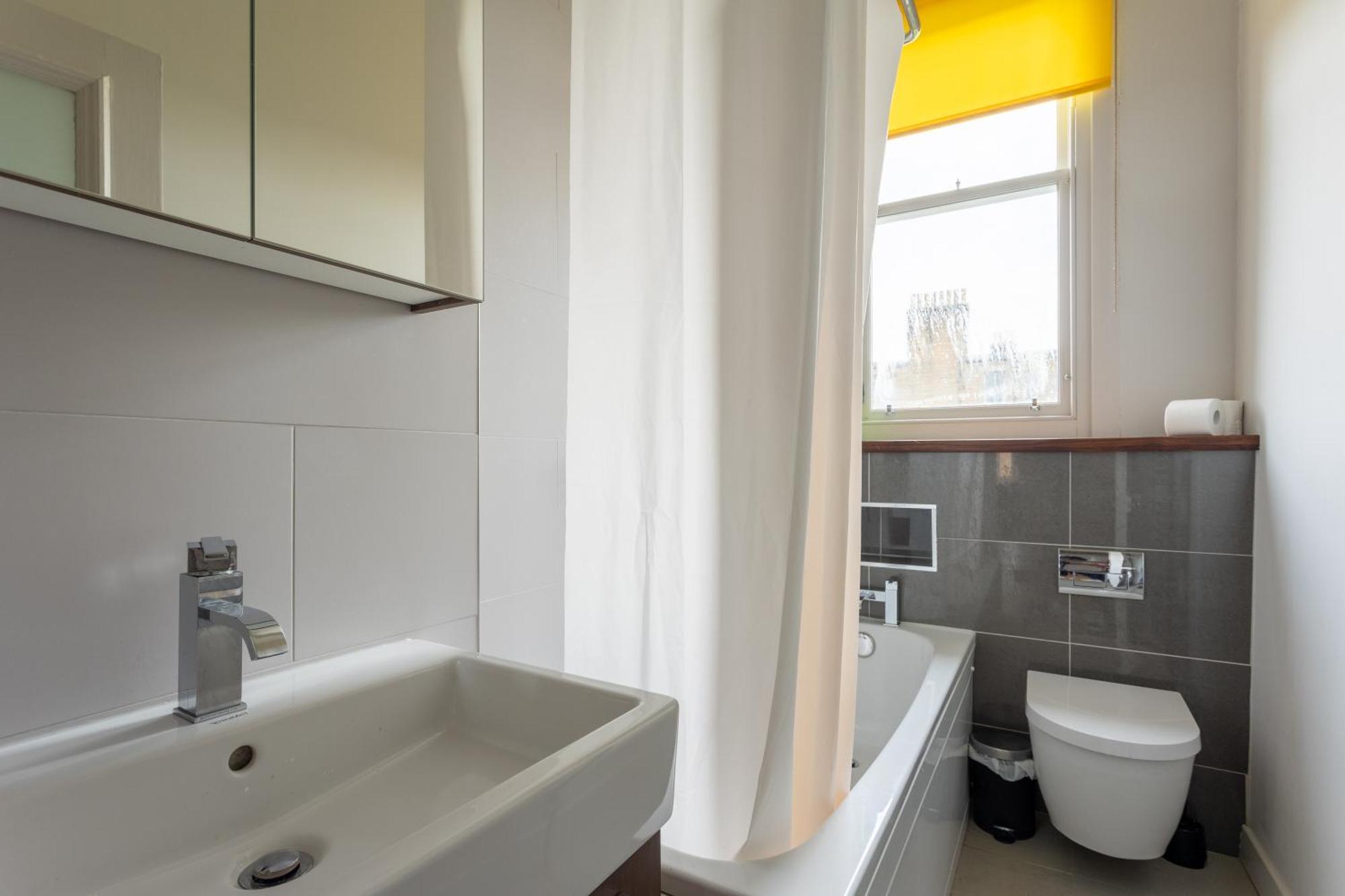 Gorgeous 4 Bed Right Beside The Meadows Appartement